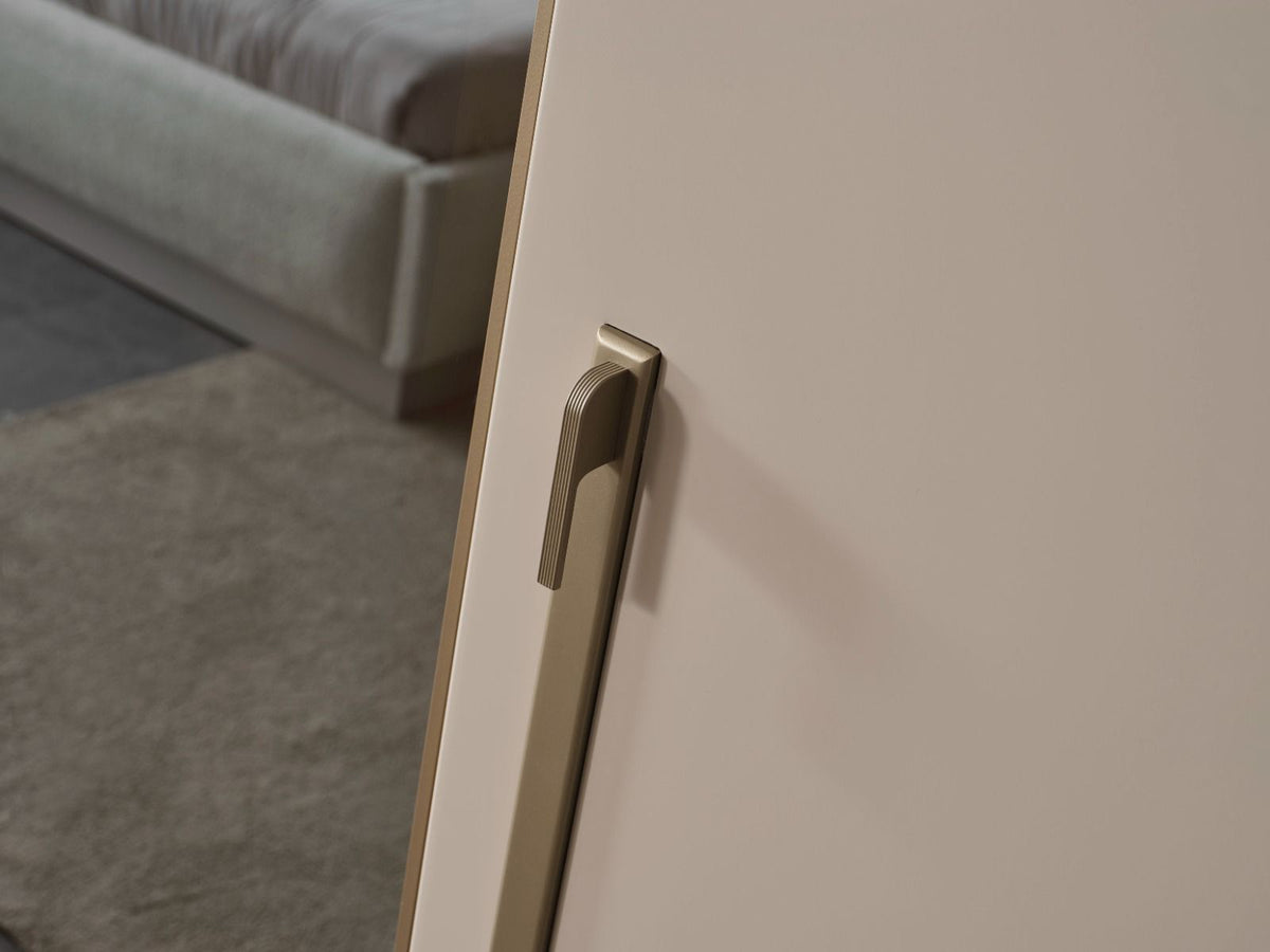 Fauna Kleiderschrank